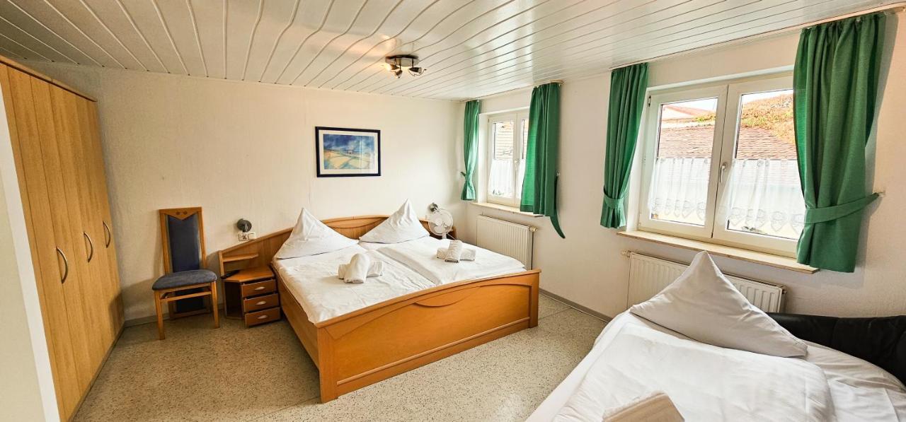 Pension Il Classico Groß-Zimmern Esterno foto